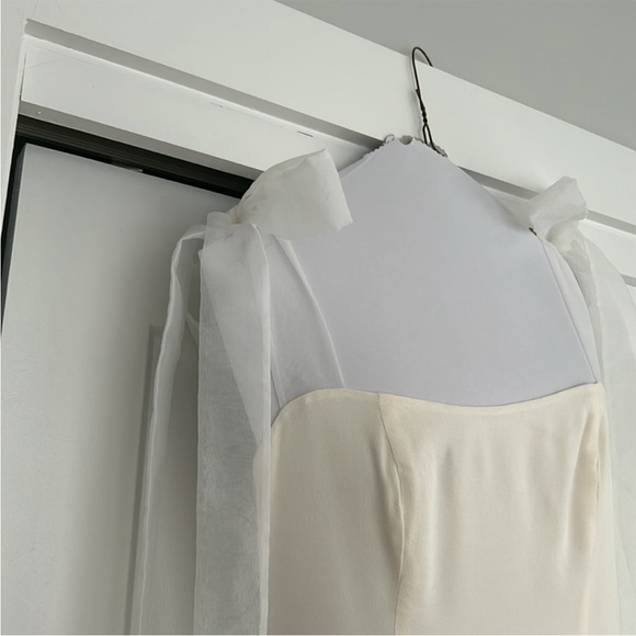 Reformation Kairo Dress
Anthropologie Bridal Event Dress - Picture 6 of 7